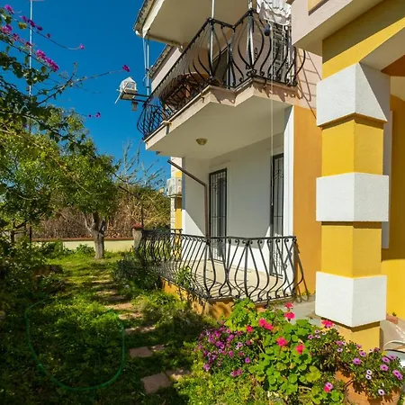 Apartment Bluey Calis Beach House *
